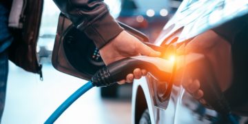 Qualifelec et Qualibat nouent un partenariat pour développer la recharge de véhicules électriques