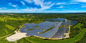 Corsica Sole construit une centrale solaire à Picarreau (39)