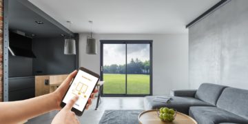 Somfy et Atlantem s'allient pour lancer une fenêtre coulissante connectée