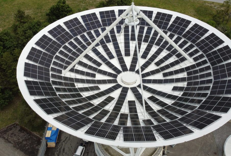 Leuk TDC transforme ses antennes paraboliques en centrale solaire avec SolarEdge