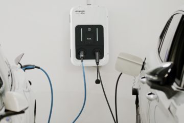 Borne de recharge Duo de Eaton pour recharger deux véhicules simultanément